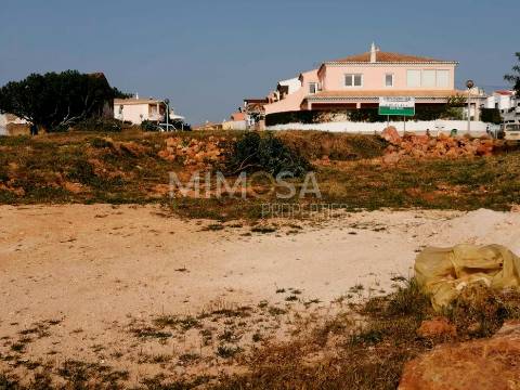 Oportunidade de Investimento – Terreno para Construção em Lagos