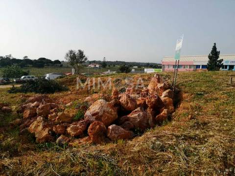 Oportunidade de Investimento – Terreno para Construção em Lagos