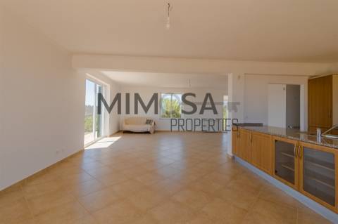 Encantadora casa tradicional, com piscina, localizada numa aldeia tranquila no coração do Algarve.