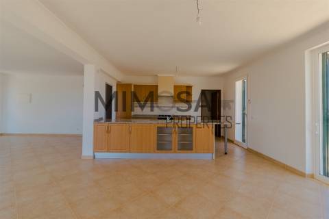 Encantadora casa tradicional, com piscina, localizada numa aldeia tranquila no coração do Algarve.