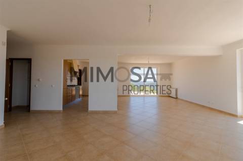 Encantadora casa tradicional, com piscina, localizada numa aldeia tranquila no coração do Algarve.