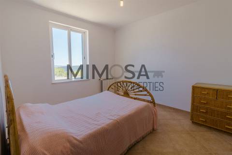 Encantadora casa tradicional, com piscina, localizada numa aldeia tranquila no coração do Algarve.