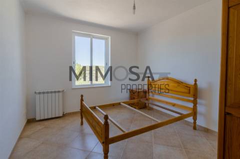 Encantadora casa tradicional, com piscina, localizada numa aldeia tranquila no coração do Algarve.