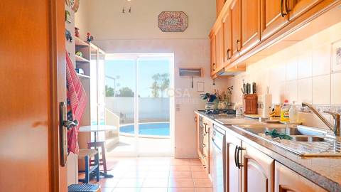 Moradia T4 com Piscina Privativa em Sargaçal, Lagos