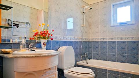 Moradia T4 com Piscina Privativa em Sargaçal, Lagos