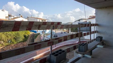 Nova Moradia T2+1 Duplex com Vista Mar na Aldeia da Carrapateira