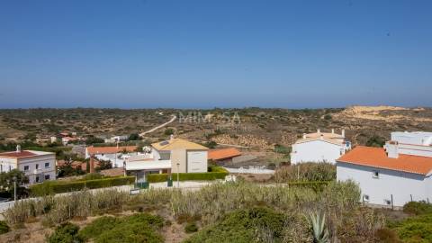 Novo Apartamento T1+1 com Vista Mar na Aldeia da Carrapateira