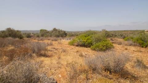 Terreno de 2ha com Ruina junto à Praia da Luz, Lagos