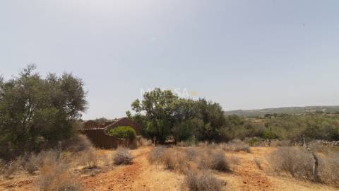 Terreno de 2ha com Ruina junto à Praia da Luz, Lagos
