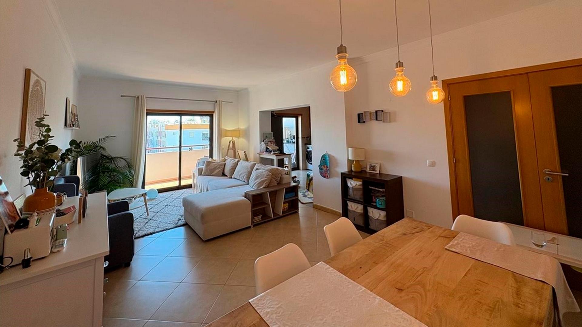 Apartamento T2 com Varanda e Luz Natural, Lagos