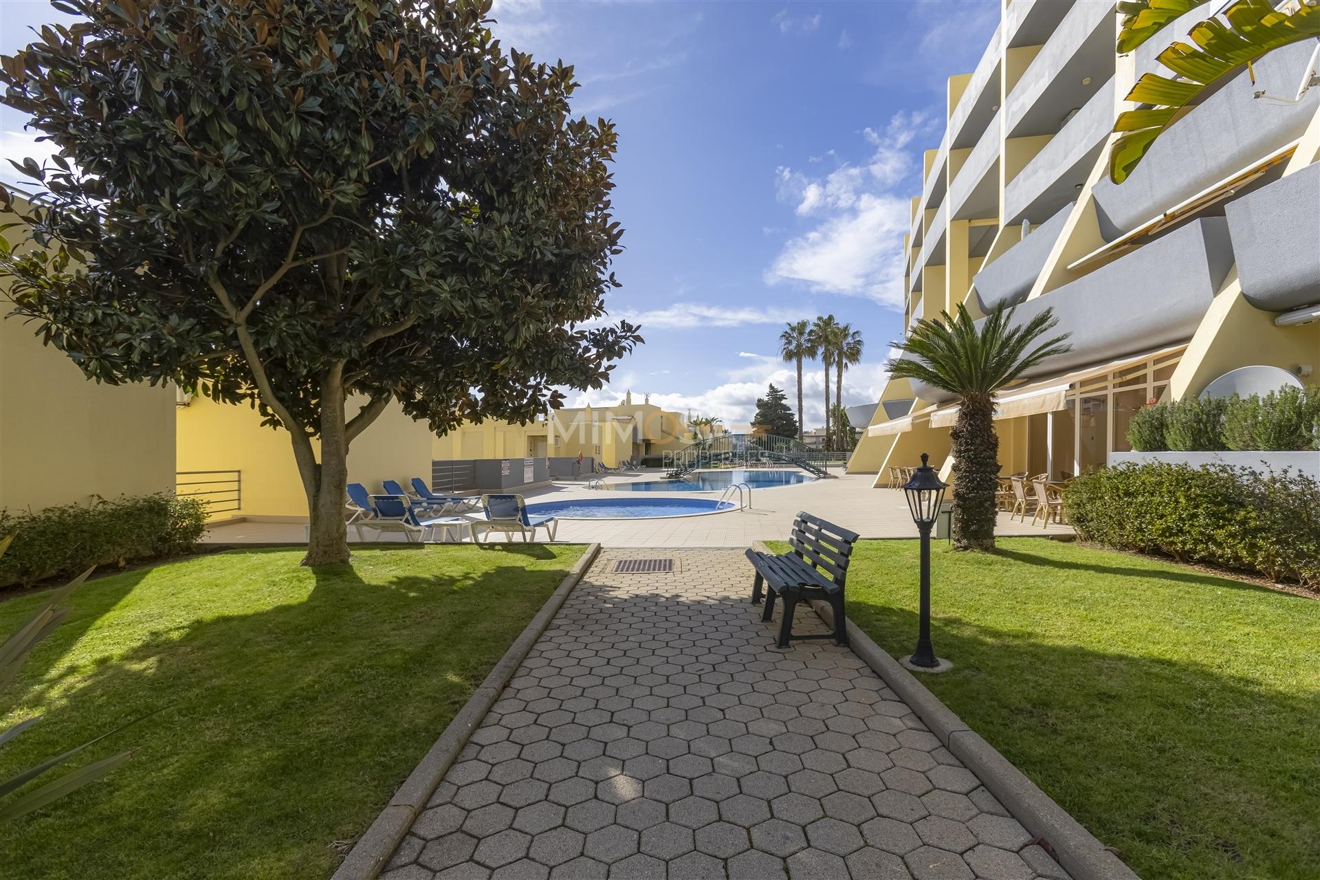 Apartamento T1 com Piscina na Meia Praia, Lagos