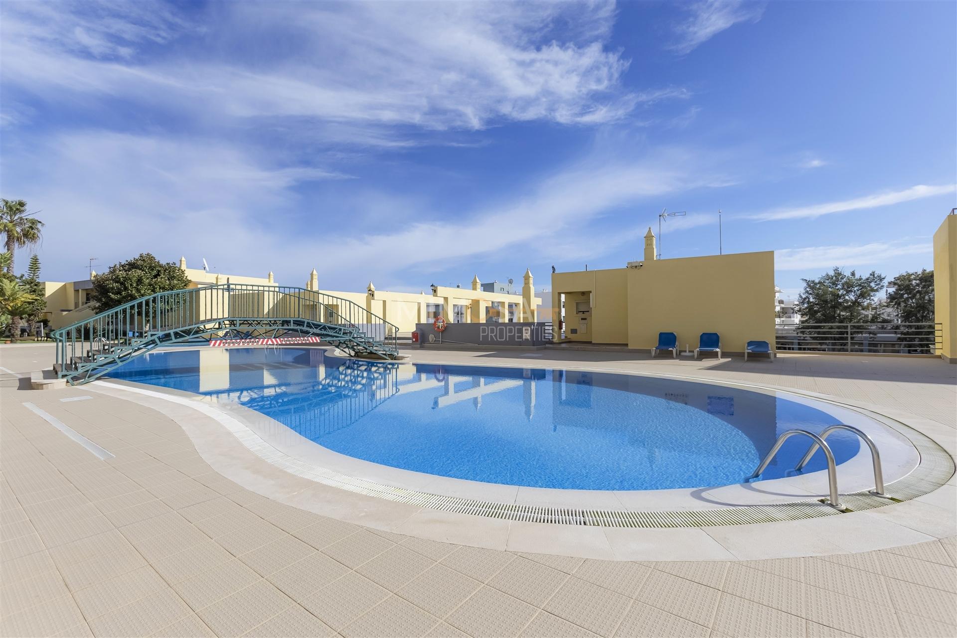 Apartamento T1 com Piscina na Meia Praia, Lagos