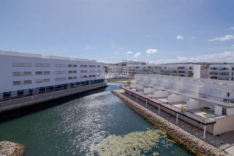 Apartamento T2 com Varanda e Garagem na Marina de Lagos