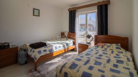 Moradia Independente com Jardim e Potencial para Piscina, Aljezur