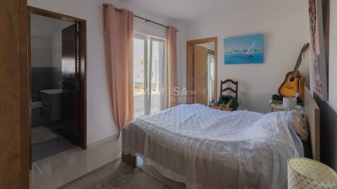 Moradia Independente com Jardim e Potencial para Piscina, Aljezur