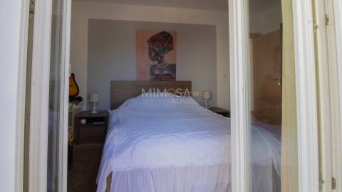 Moradia Independente com Jardim e Potencial para Piscina, Aljezur