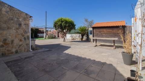 Moradia Independente com Jardim e Potencial para Piscina, Aljezur