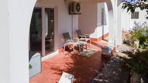 Moradia Independente com Jardim e Potencial para Piscina, Aljezur