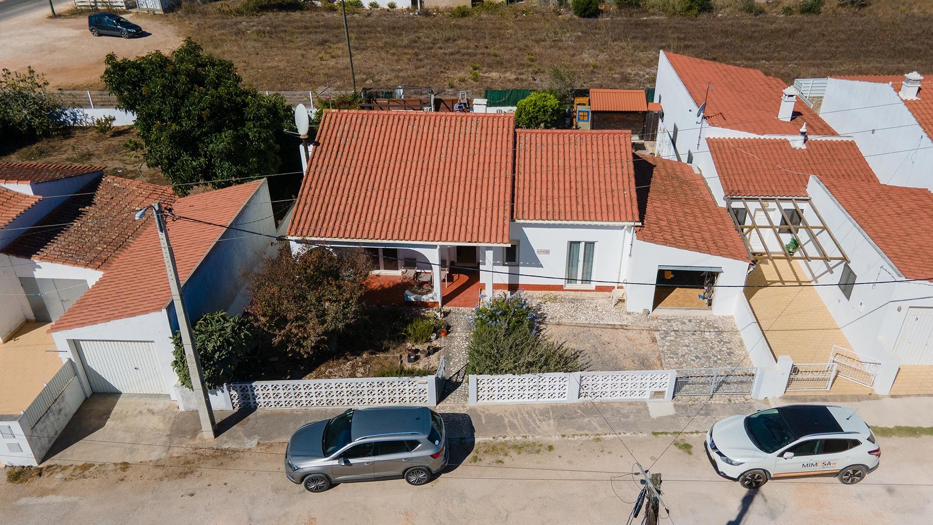 Moradia Independente com Jardim e Potencial para Piscina, Aljezur