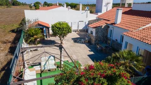 Moradia Independente com Jardim e Potencial para Piscina, Aljezur
