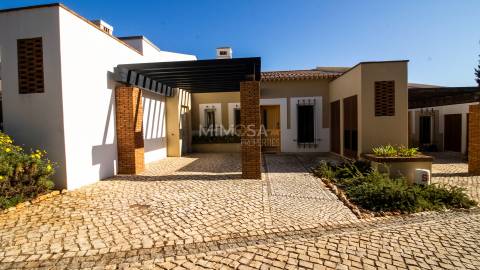 Moradia em Banda T2 - Arão, Mexilhoeira Grande