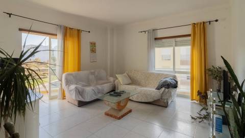 Apartamento T3 espaçoso e luminoso no centro de Lagos