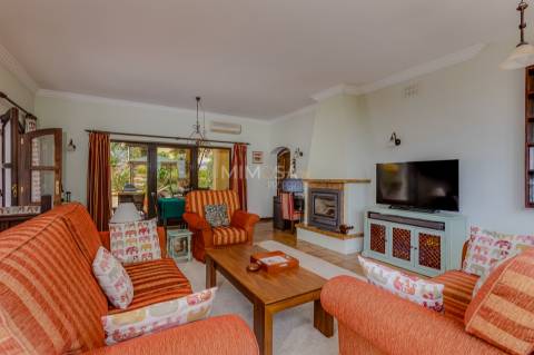 Moradia T4+1 com piscina, jardim e vistas panorâmica