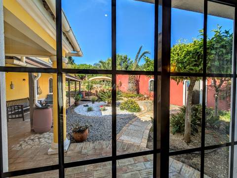 Moradia T4+1 com piscina, jardim e vistas panorâmica