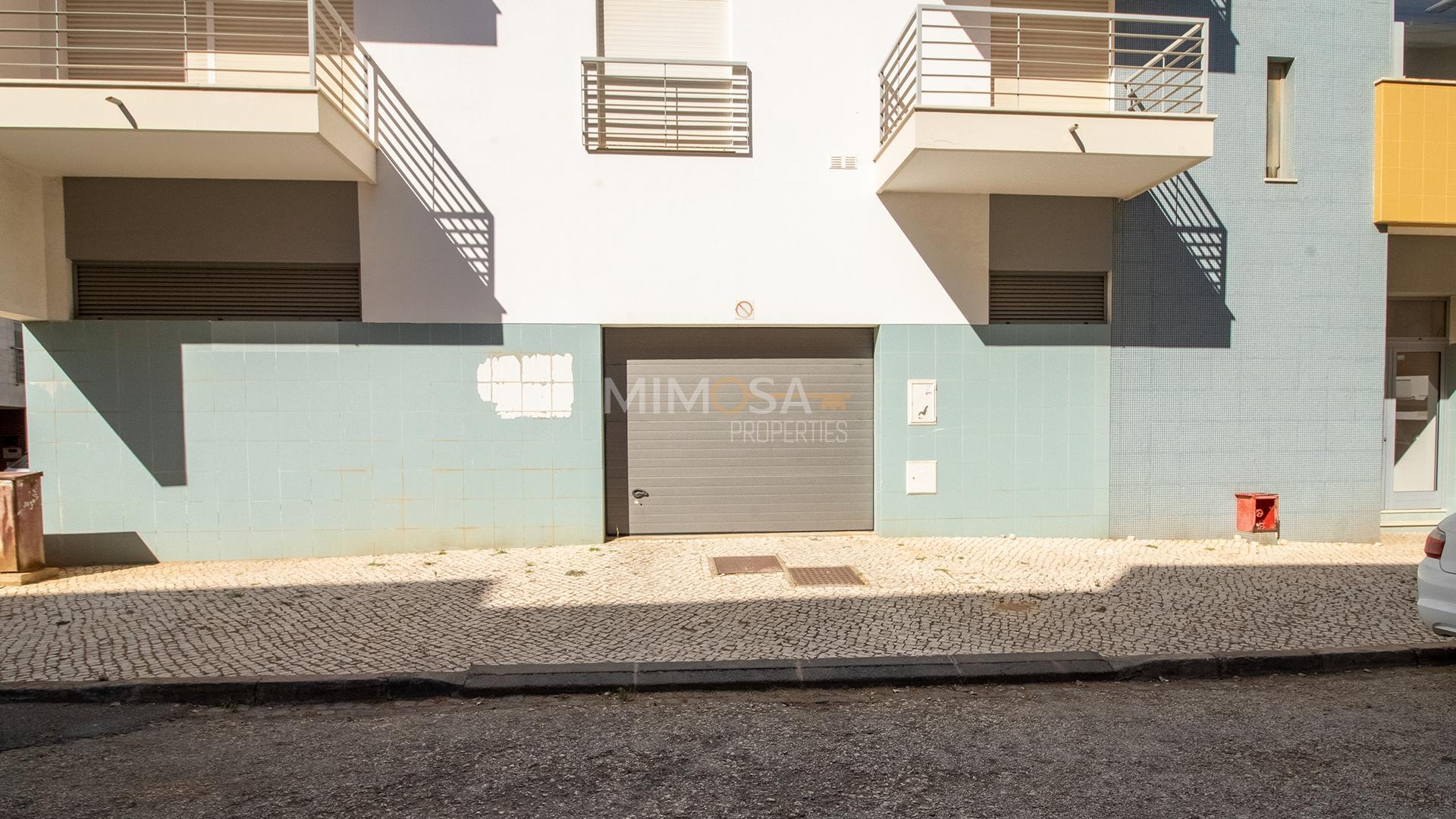 Lugar de estacionamento perto da Meia Praia e Marina de Lagos