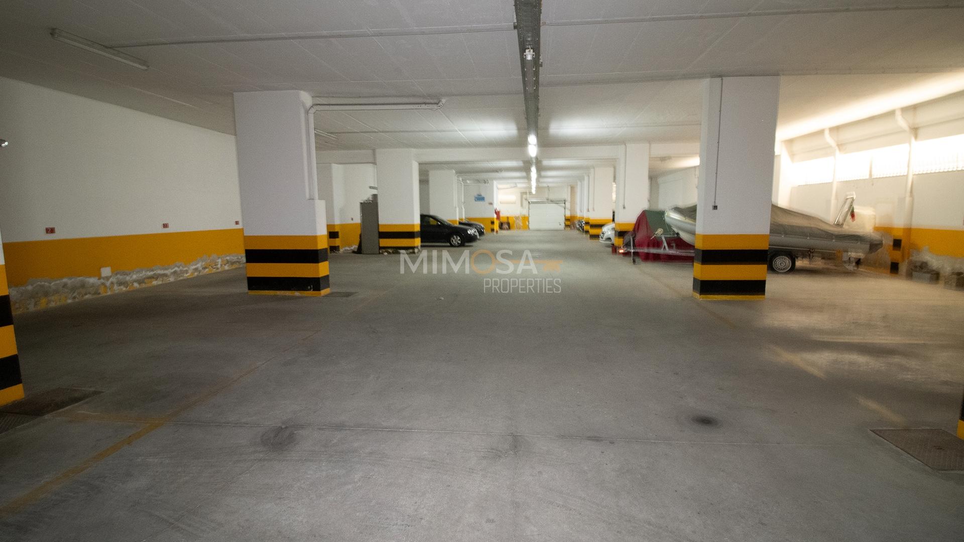 Lugar de estacionamento perto da Meia Praia e Marina de Lagos