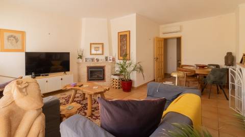 Apartamento T3 Virado a Sul no Centro de Lagos