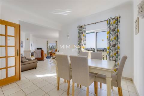 Moradia T3 com Piscina Privada — Budens, Algarve