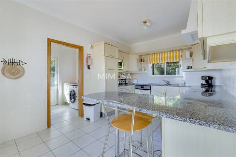 Moradia T3 com Piscina Privada — Budens, Algarve