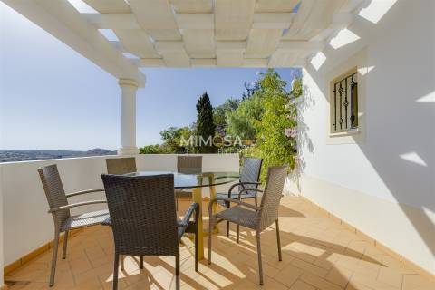 Moradia T3 com Piscina Privada — Budens, Algarve