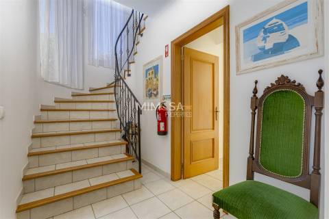 Moradia T3 com Piscina Privada — Budens, Algarve