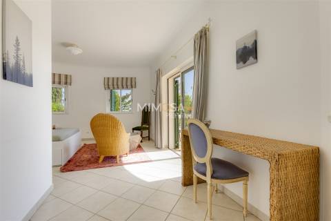 Moradia T3 com Piscina Privada — Budens, Algarve