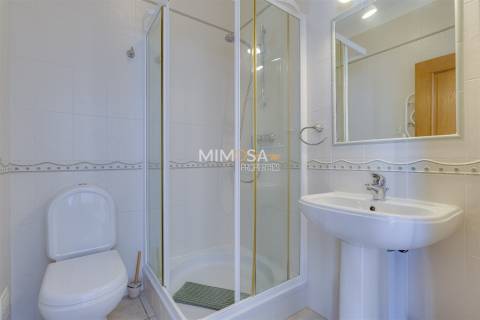 Moradia T3 com Piscina Privada — Budens, Algarve