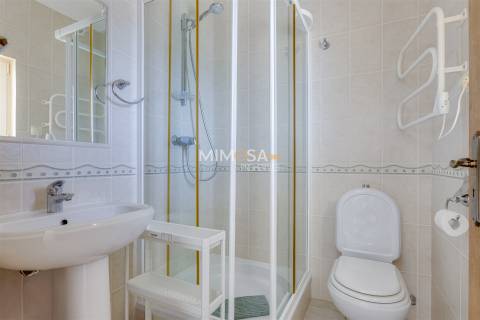 Moradia T3 com Piscina Privada — Budens, Algarve