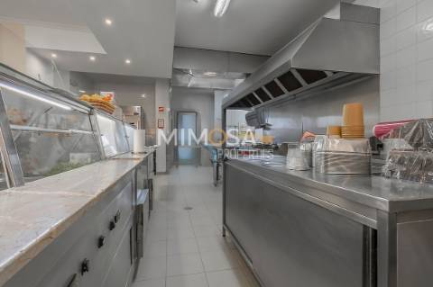 Restaurante pronto a utilizar – Com História e no Coração de Lagos