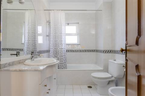 Apartamento T2 com Vista Panorâmica sobre a Meia Praia, Lagos