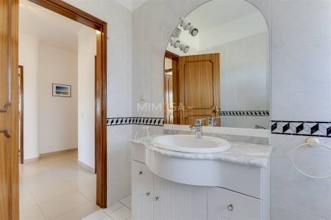 Apartamento T2 com Vista Panorâmica sobre a Meia Praia, Lagos