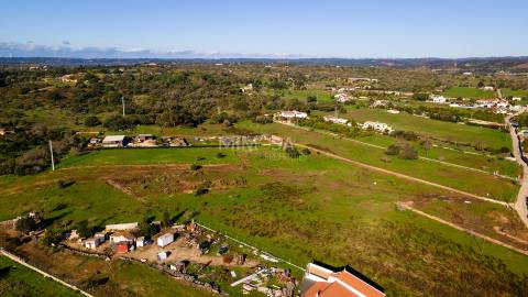 Lote de Terreno de 400 m² para construção proximo de Lagos