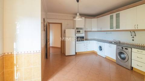 Apartamento T2 completamente mobilado no centro de Lagos