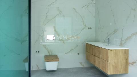 Nova Moradia T3 com Piscina e Jardim – Porto de Mós, Lagos