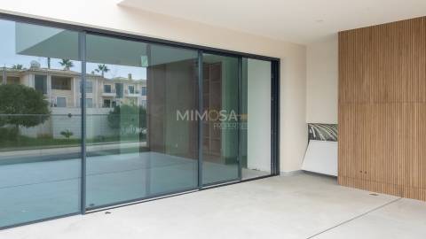 Nova Moradia T3 com Piscina e Jardim – Porto de Mós, Lagos