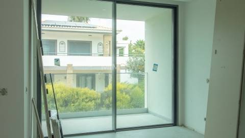 Nova Moradia T3 com Piscina e Jardim – Porto de Mós, Lagos