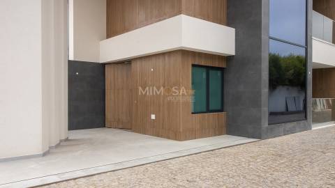 Nova Moradia T3 com Piscina e Jardim – Porto de Mós, Lagos