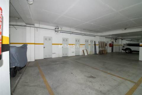 Garagem  Arrendamento em Lagos (São Sebastião e Santa Maria),Lagos