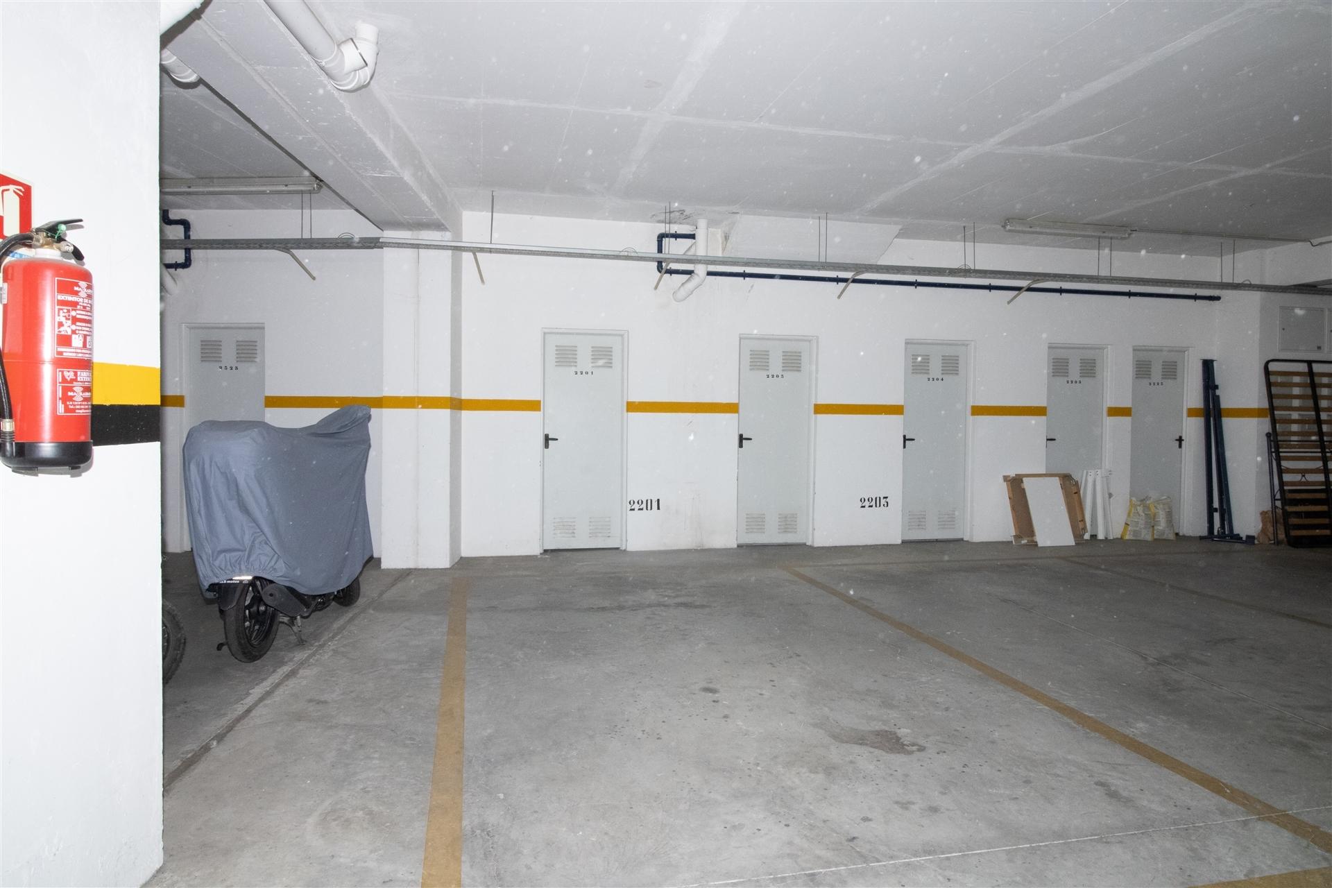 Garagem  Arrendamento em Lagos (São Sebastião e Santa Maria),Lagos