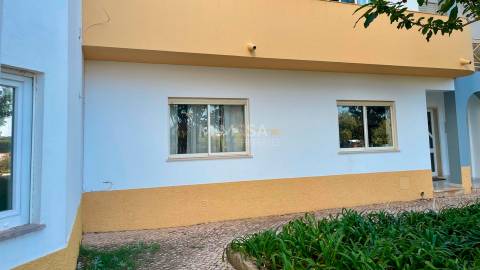 Apartamento T1 remodelado na praia da Salema, Algarve